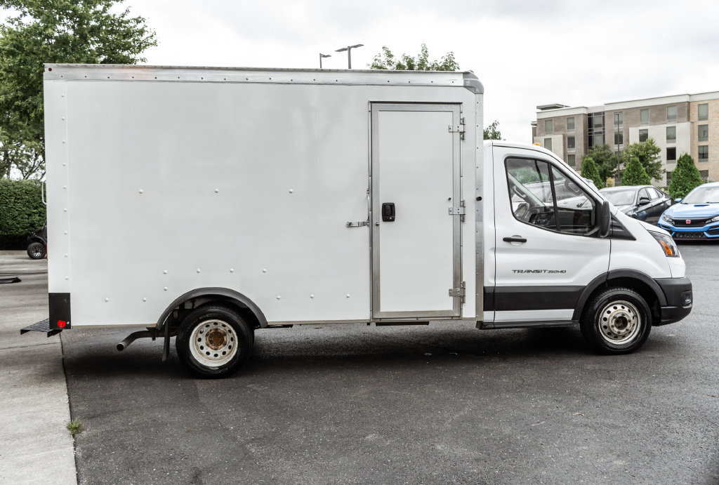 Used 2022 Ford Transit 350 DRW RWD image 3
