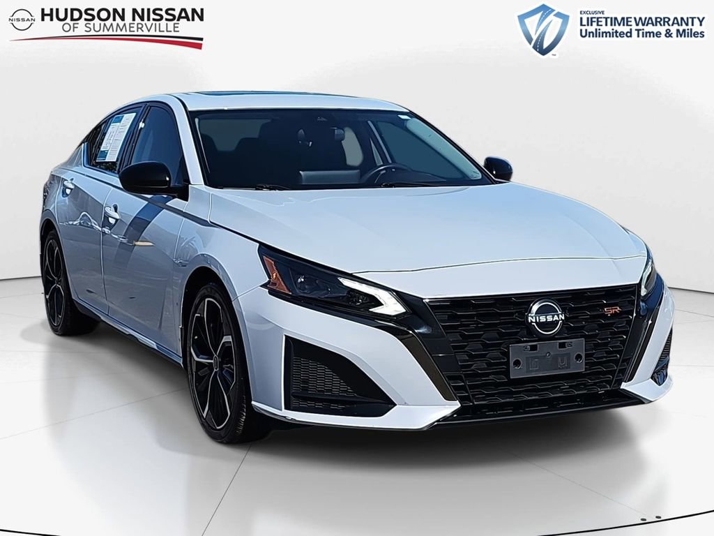 Used 2023 Nissan Altima 2.5 SR w/ SR Premium Package