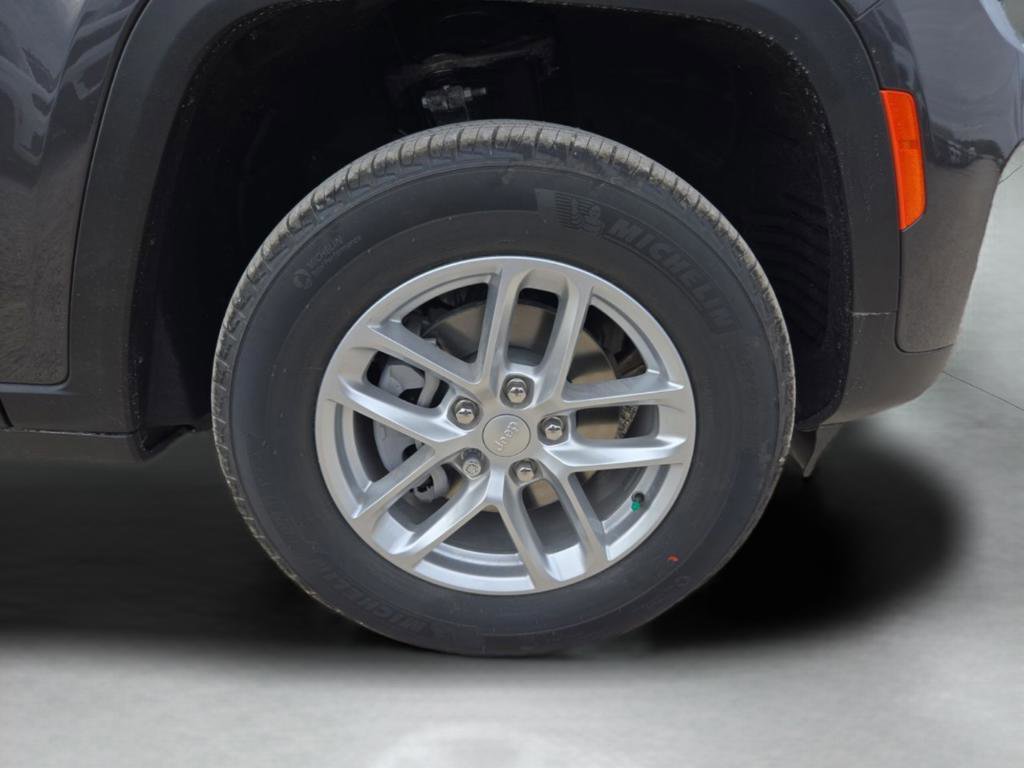 New 2025 Jeep Grand Cherokee Laredo X RWD image 33