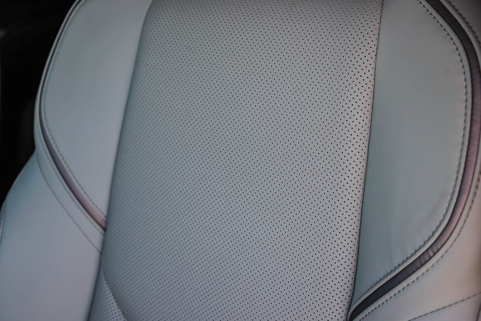 Certified 2024 Toyota Prius XLE FWD image 25