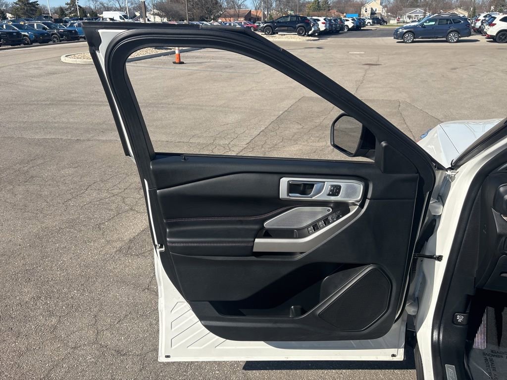 Used 2022 Ford Explorer Limited w/ Limited Technology Package image 19