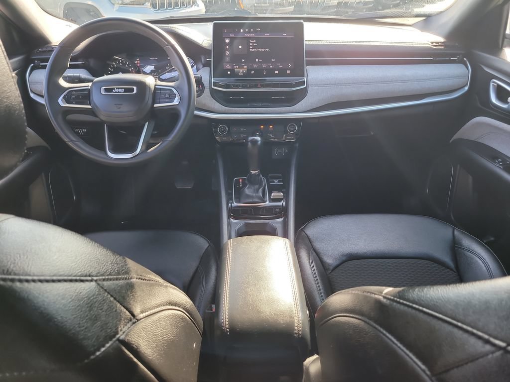 Used 2024 Jeep Compass Latitude AWD/4WD image 14