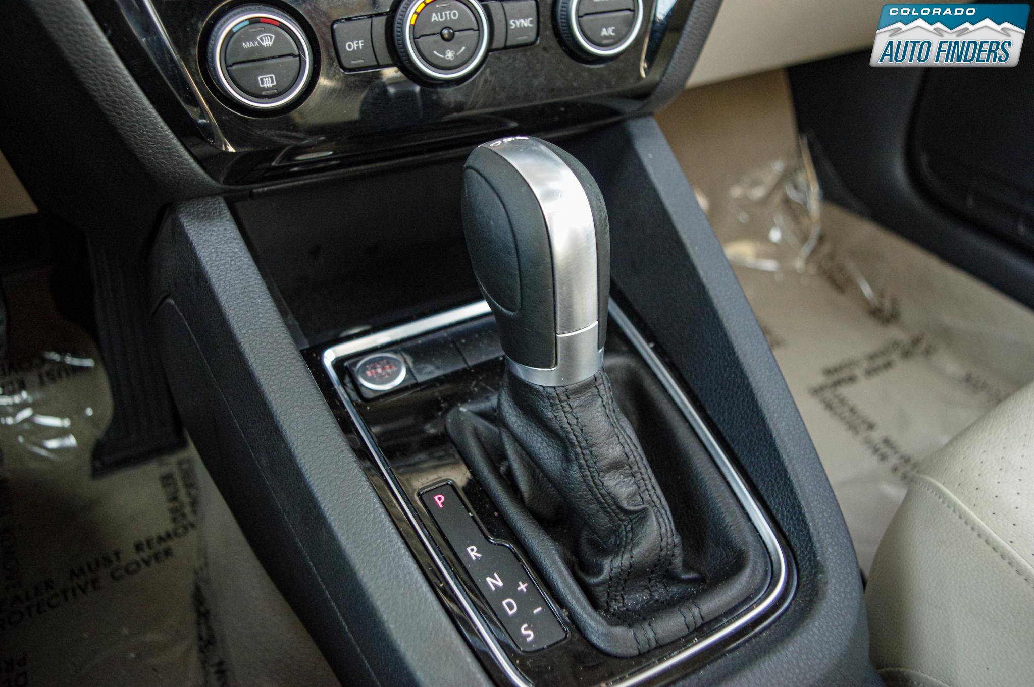 Used 2015 Volkswagen Jetta TDI SEL FWD image 18