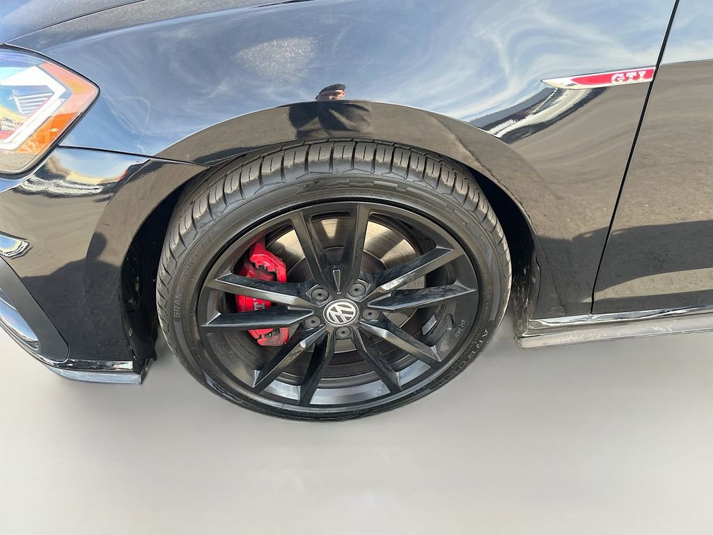 Used 2021 Volkswagen GTI SE FWD image 32