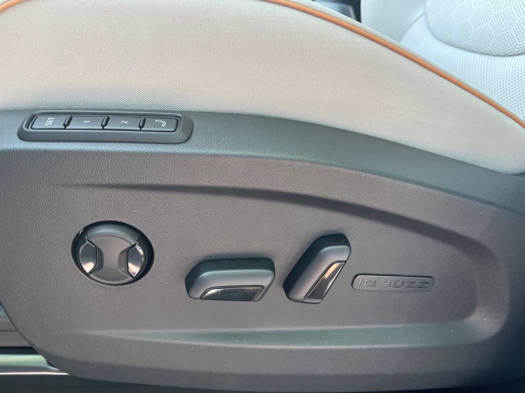 New 2025 Volkswagen ID. Buzz 1st Edition image 7