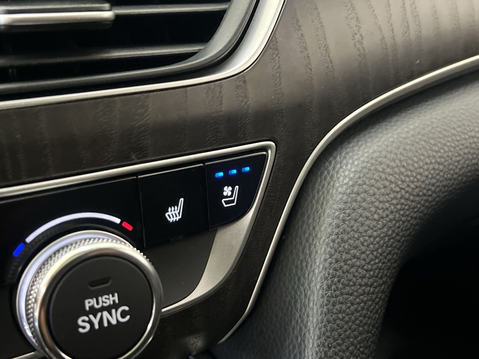 Used 2020 Honda Accord Touring image 36