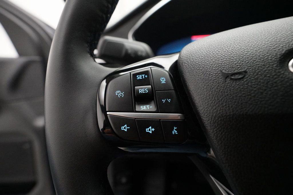 Used 2023 Ford Escape Platinum image 18