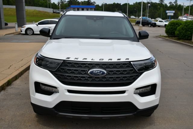 Used 2023 Ford Explorer XLT w/ Equipment Group 202A AWD/4WD image 8
