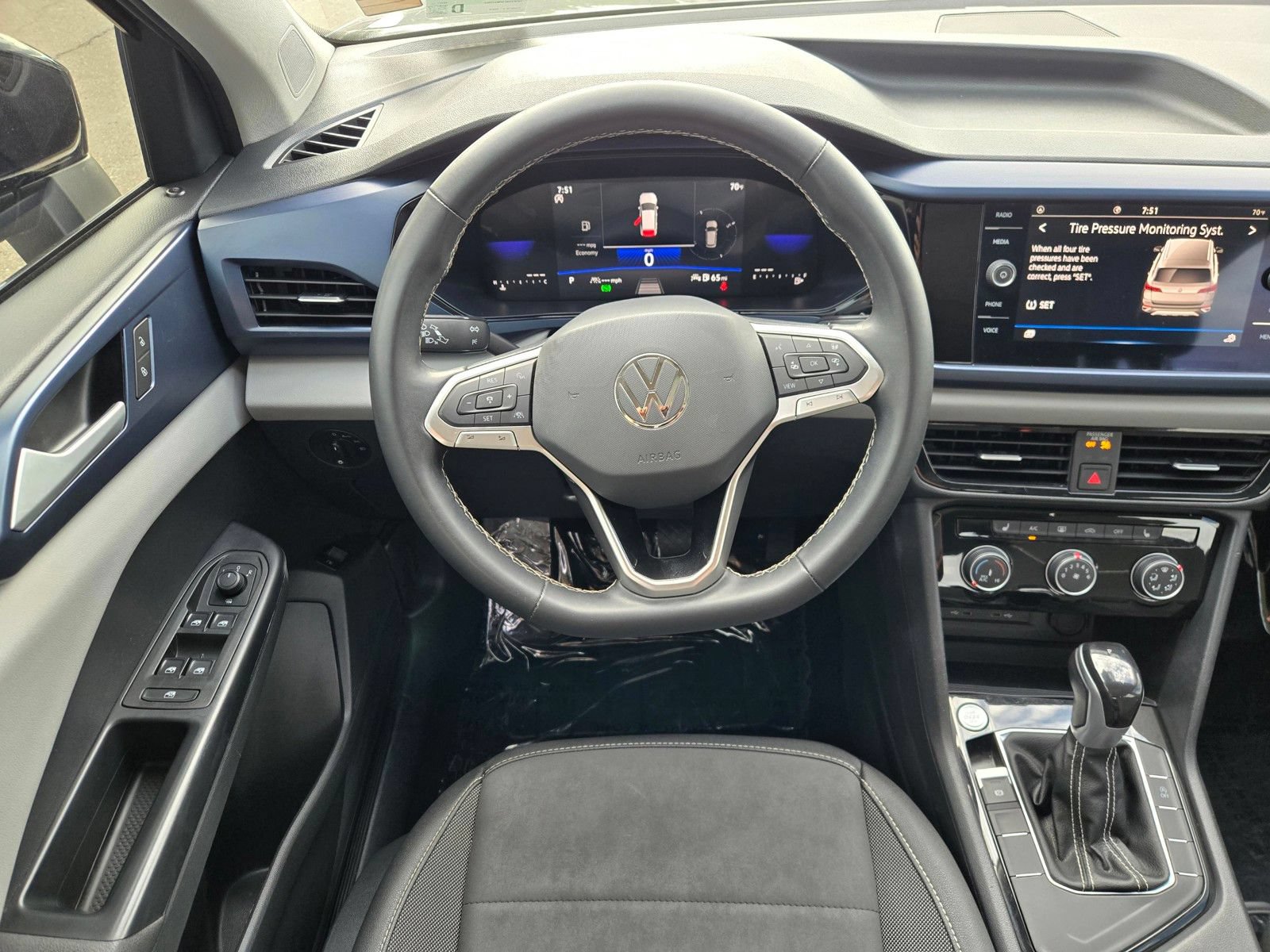 Used 2023 Volkswagen Taos SE FWD image 13