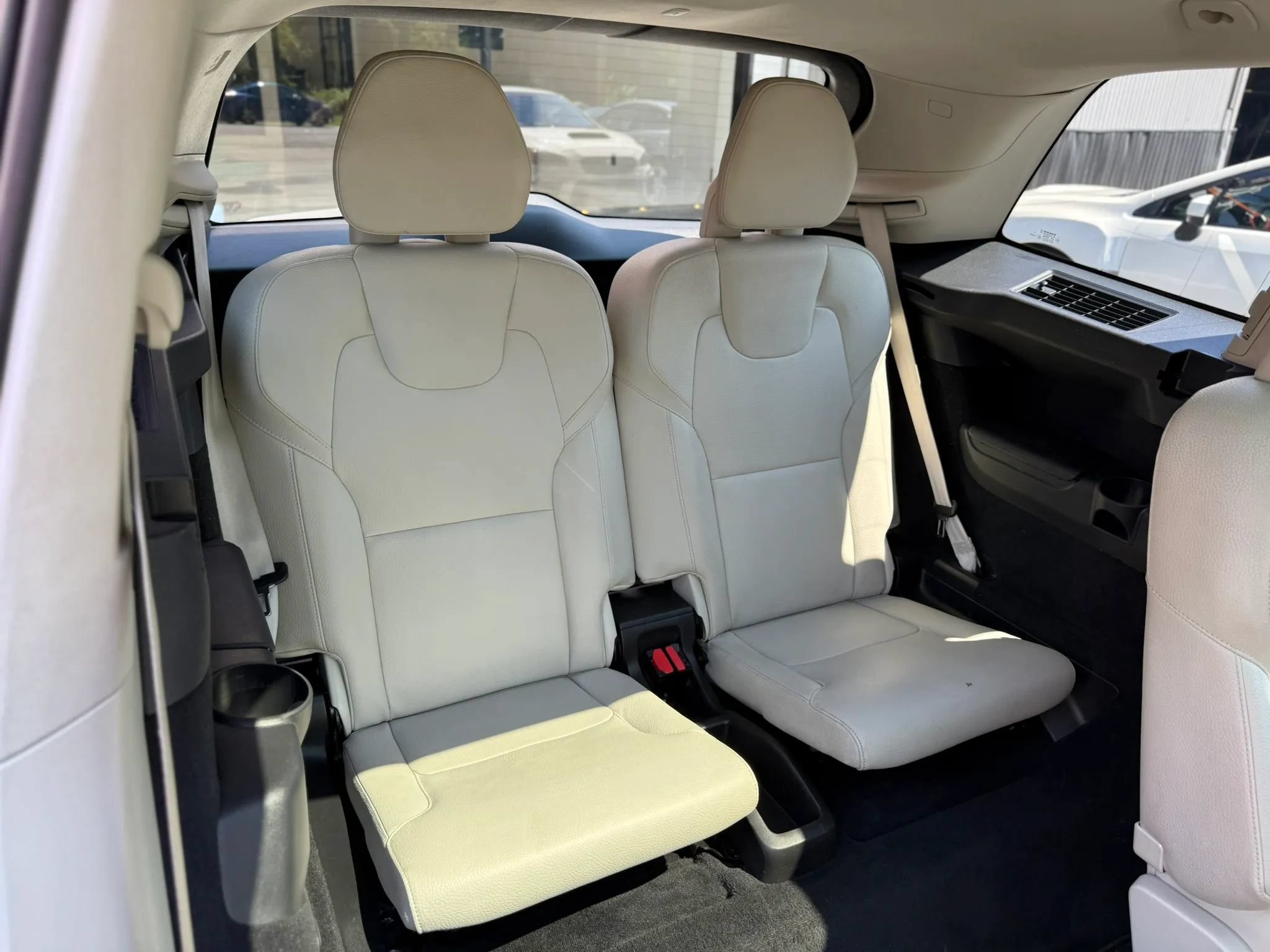 Used 2022 Volvo XC90 T6 Momentum w/ Advanced Package AWD/4WD image 31