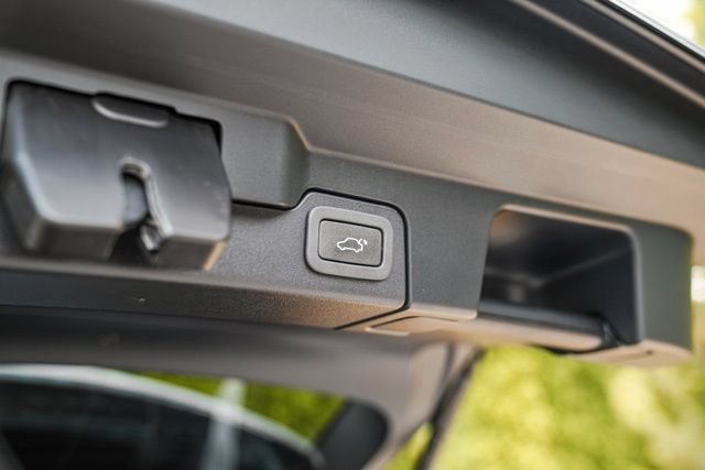 Used 2018 Land Rover Range Rover Evoque SE Premium AWD/4WD image 12