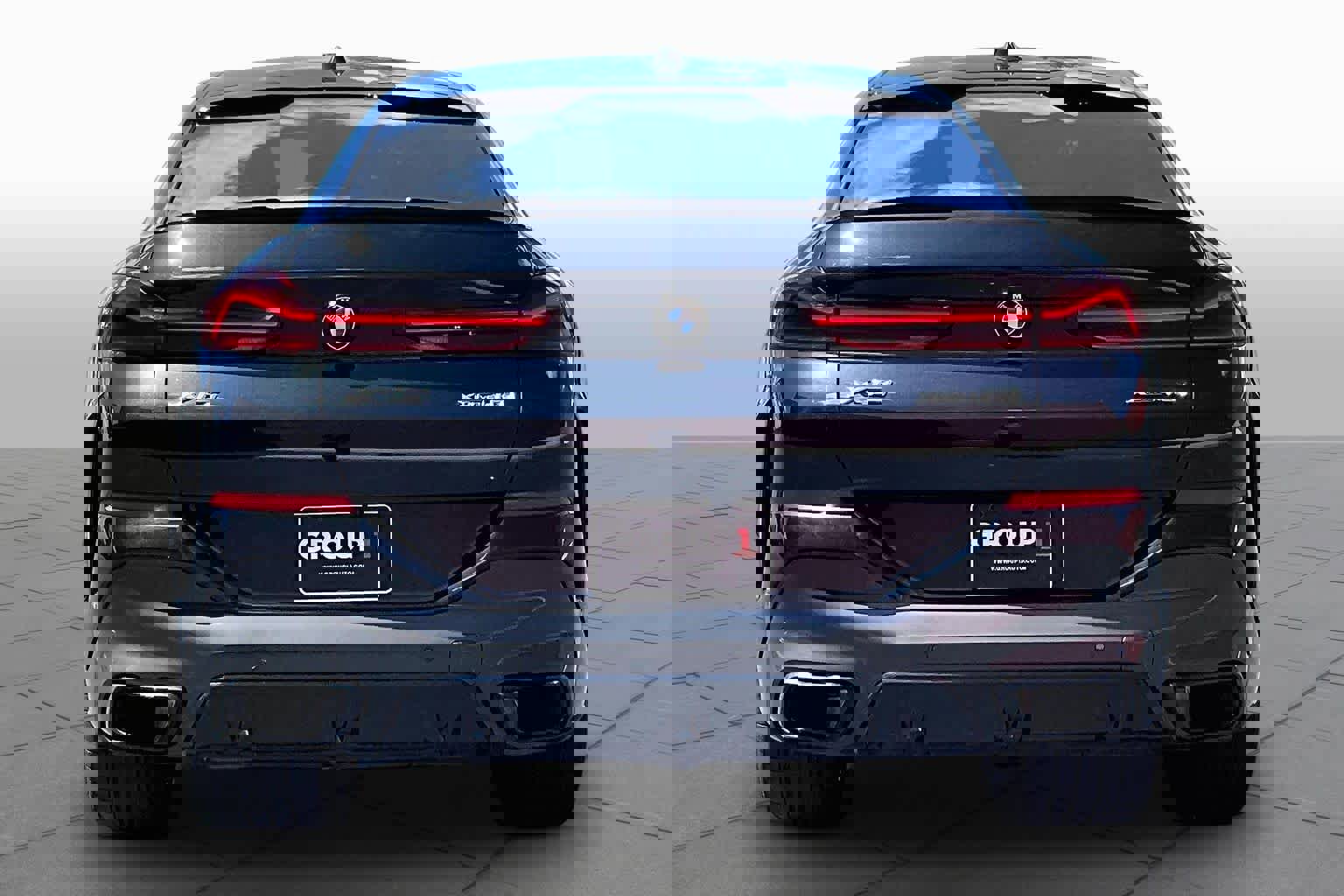 Used 2024 BMW X6 xDrive40i w/ Executive Package image 4