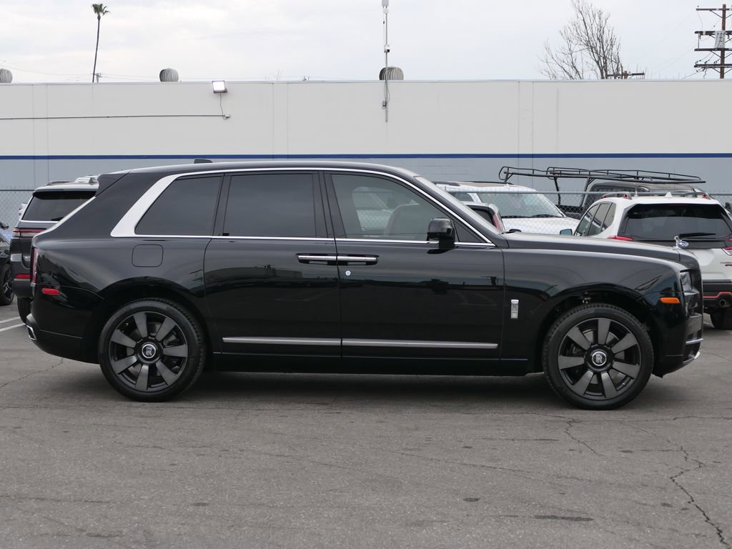 Used 2022 Rolls-Royce Cullinan AWD/4WD image 3