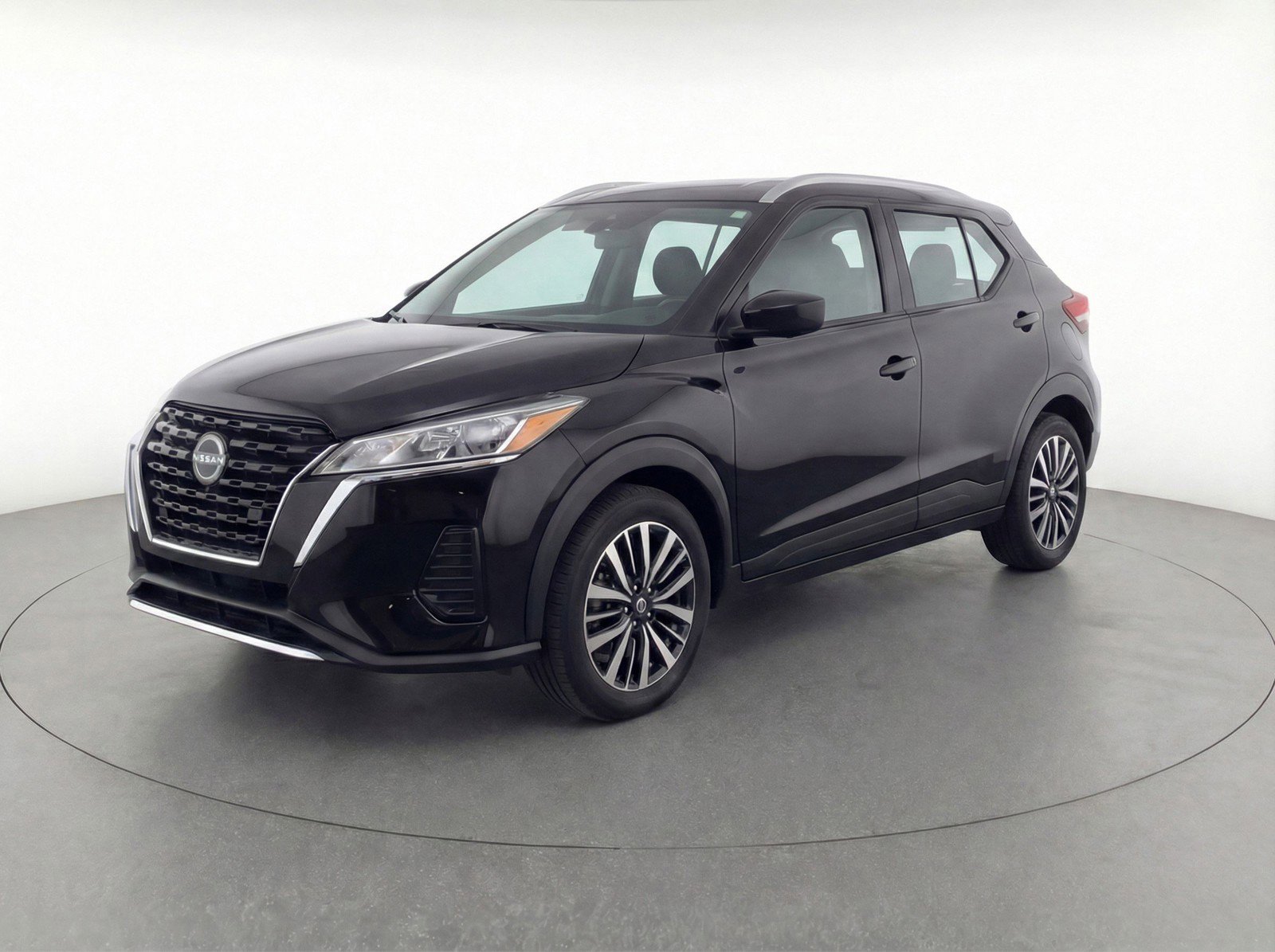 Used 2024 Nissan Kicks SV FWD image 3
