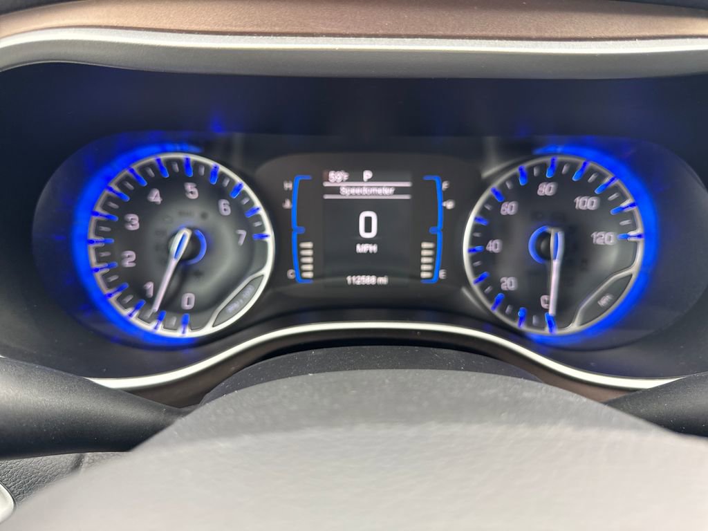 Used 2017 Chrysler Pacifica Touring-L w/ 13 Speaker Alpine Sound Group FWD image 15