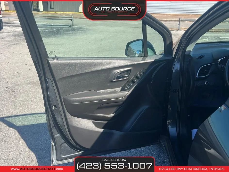 Used 2019 Chevrolet Trax LS image 14