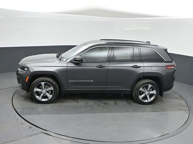 New 2026 Jeep Grand Cherokee Limited w/ Trailer Tow Package RWD image 34