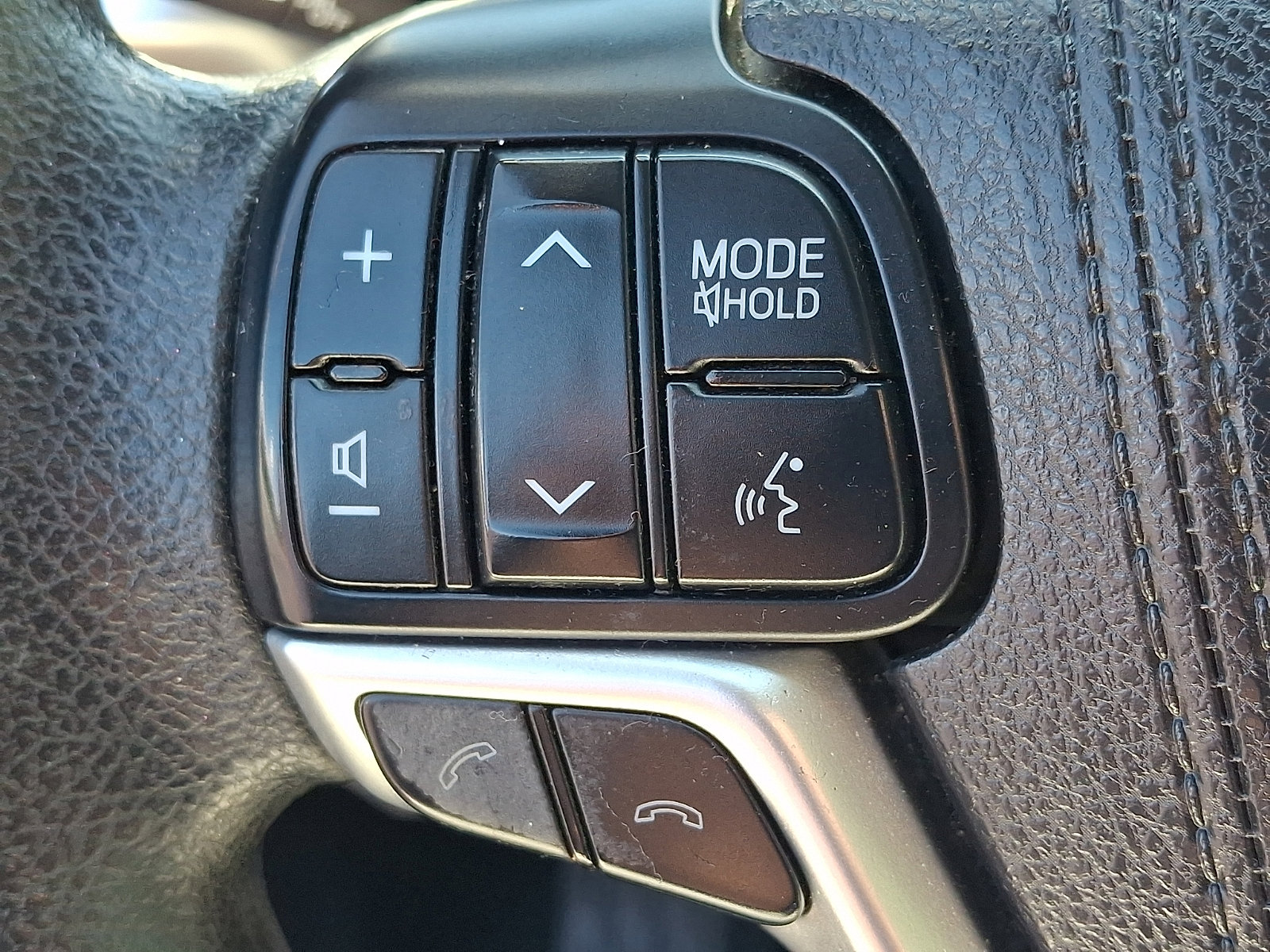 Used 2017 Toyota Highlander LE w/ Protection Package #3 AWD/4WD image 23