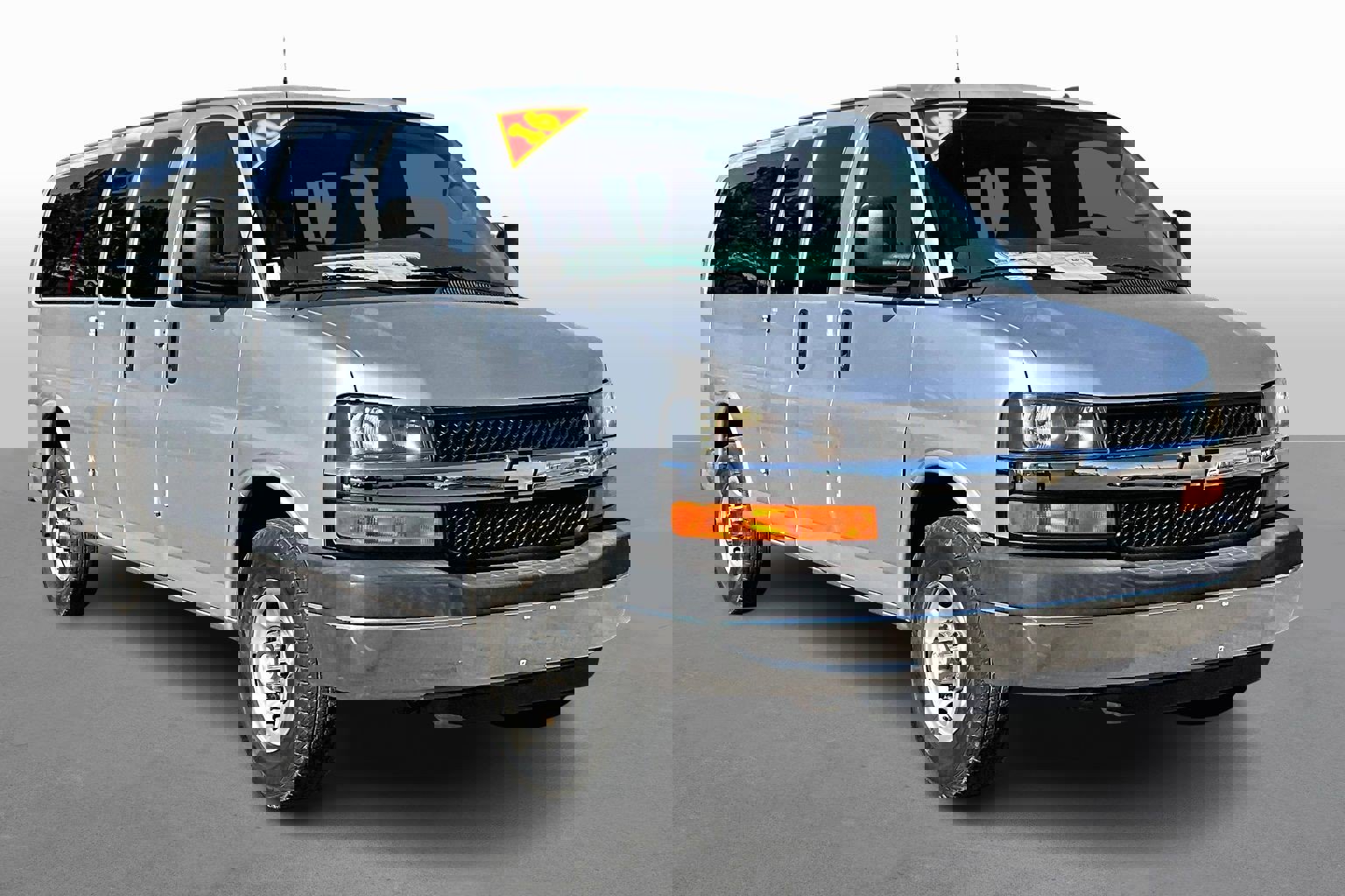 Used 2016 Chevrolet Express 3500 LT w/ LT Preferred Equipment Group image 9