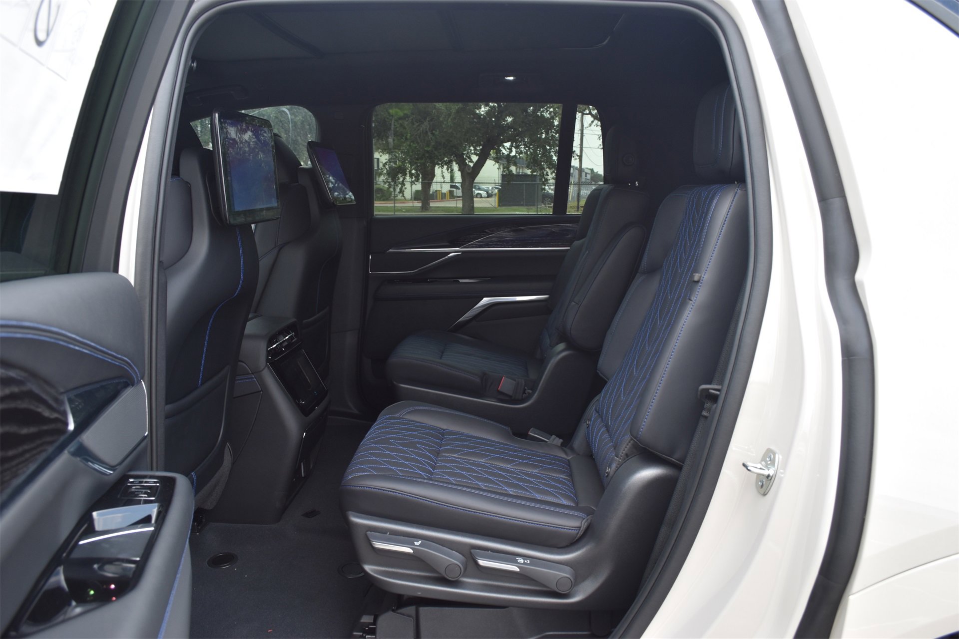 New 2026 Cadillac Escalade IQL Sport 1 image 20