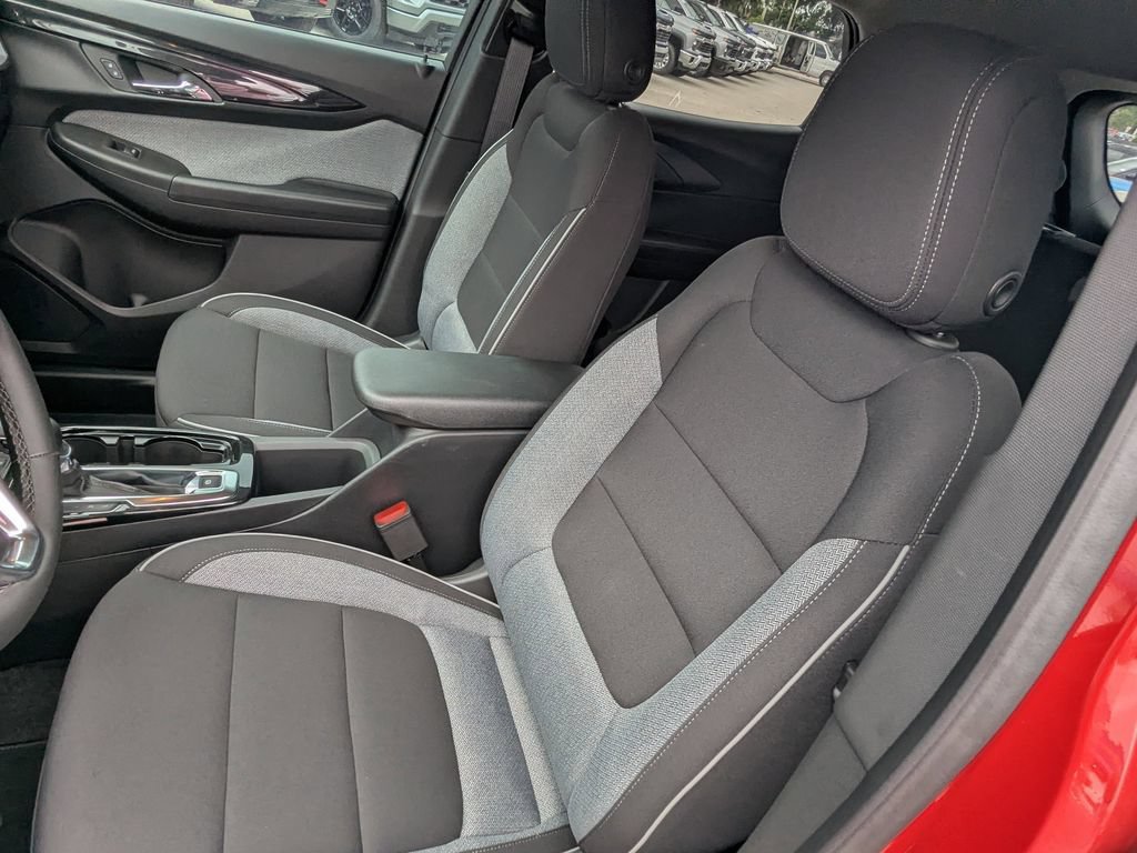New 2026 Chevrolet TrailBlazer LT w/ LT Cold Weather Package FWD image 17