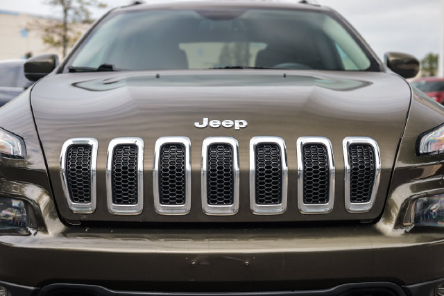 Used 2015 Jeep Cherokee Latitude w/ Comfort/Convenience Group AWD/4WD image 8