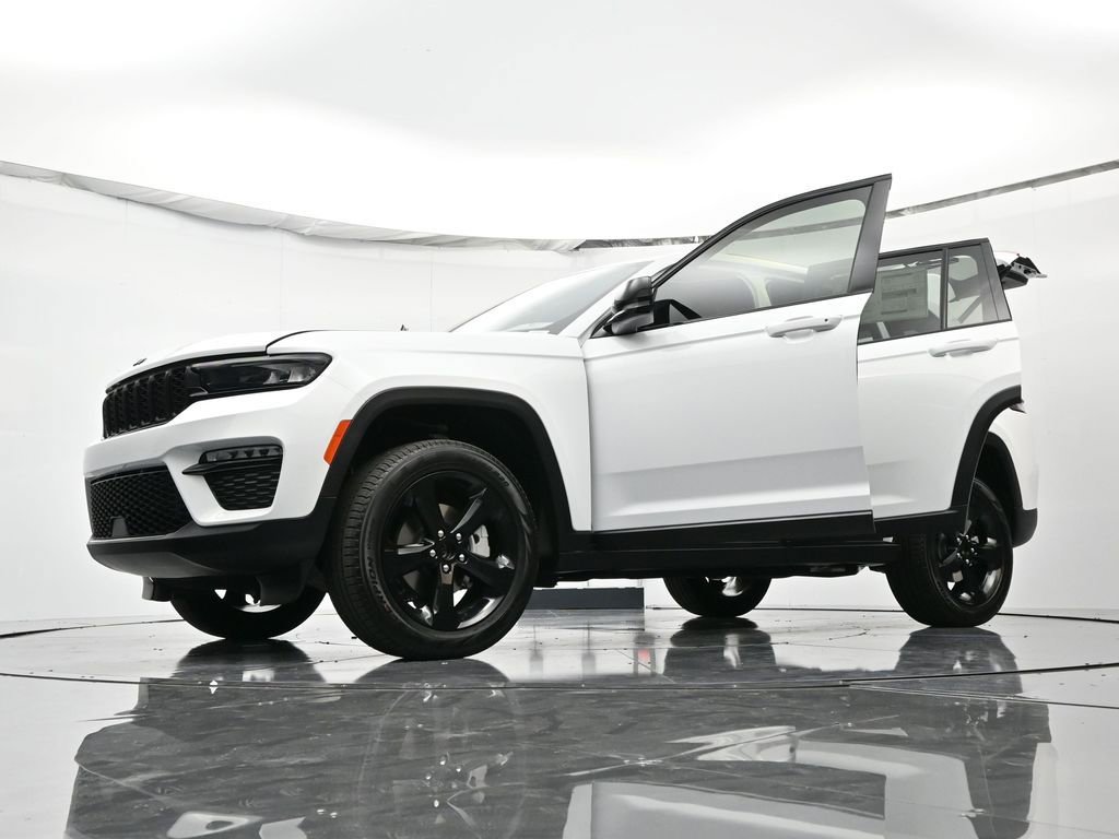 New 2025 Jeep Grand Cherokee Limited w/ Black Appearance Package image 57