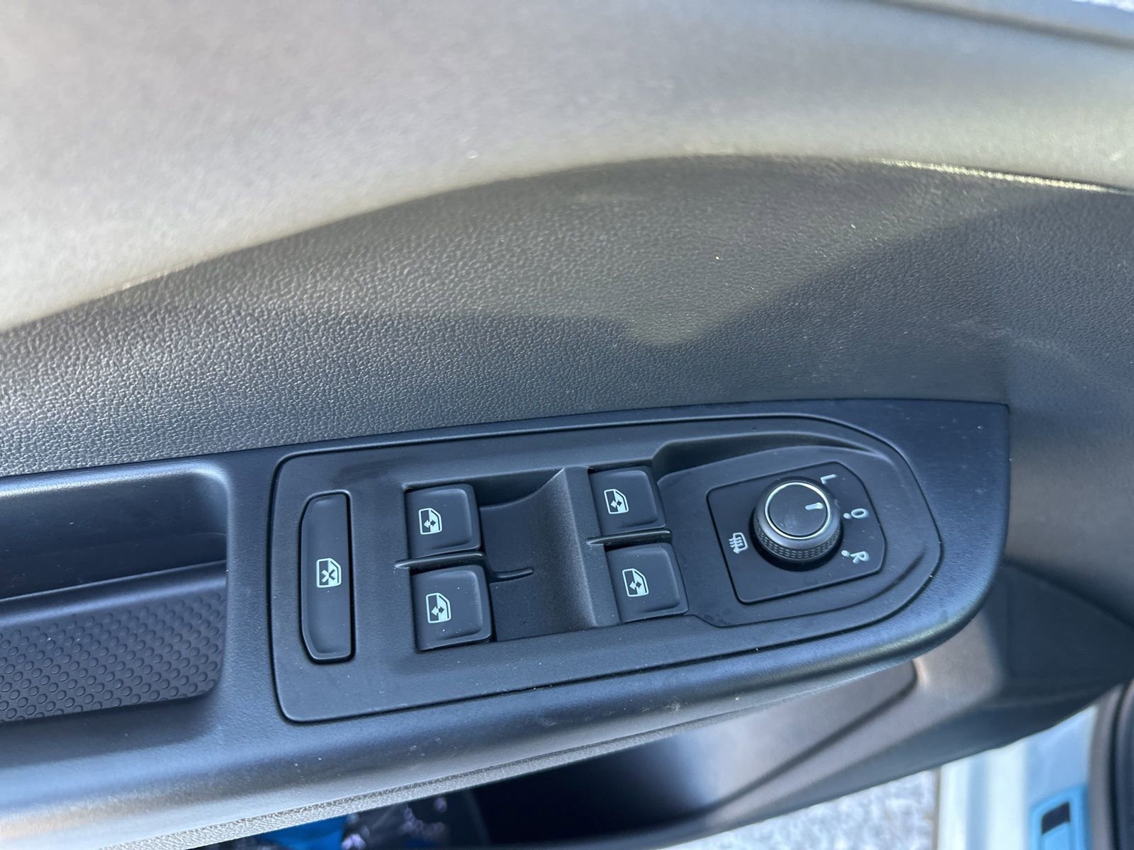 New 2026 Volkswagen Taos SE image 22