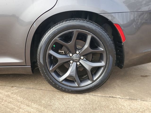 Used 2022 Chrysler 300 S RWD image 8