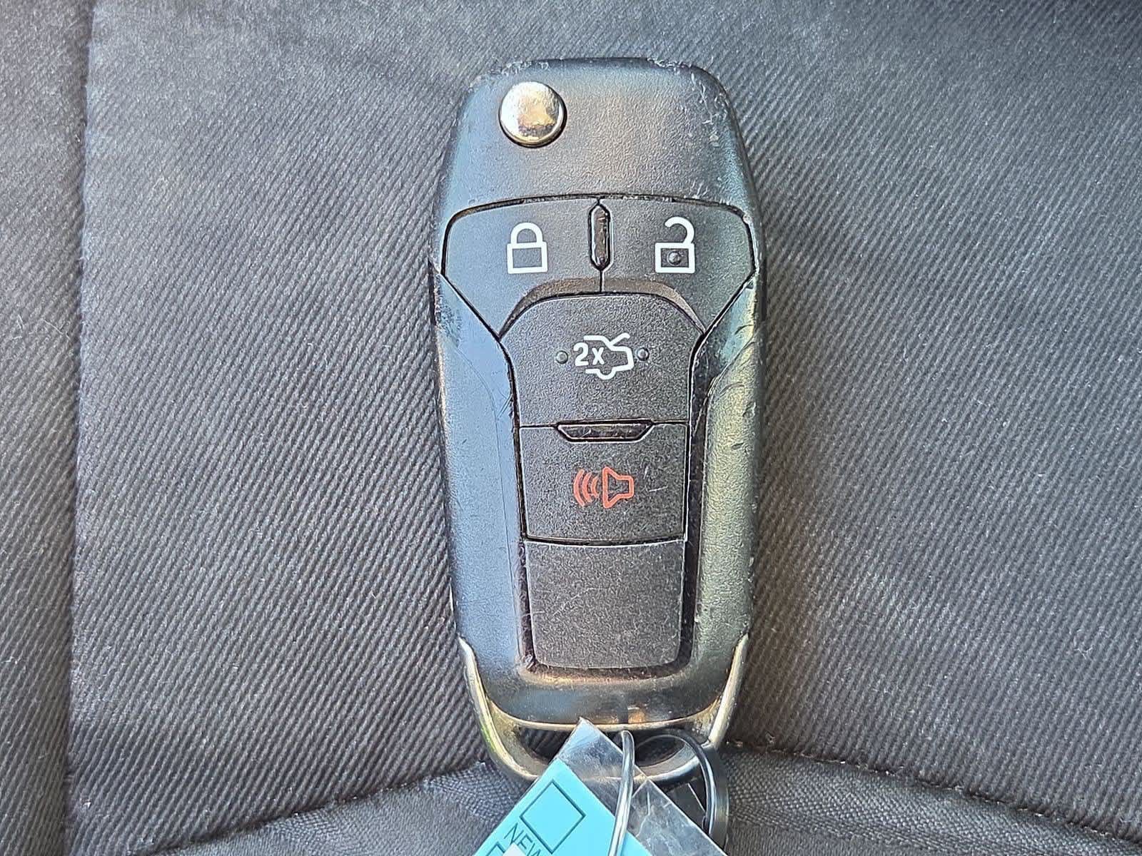 Used 2016 Ford Fusion SE FWD image 31