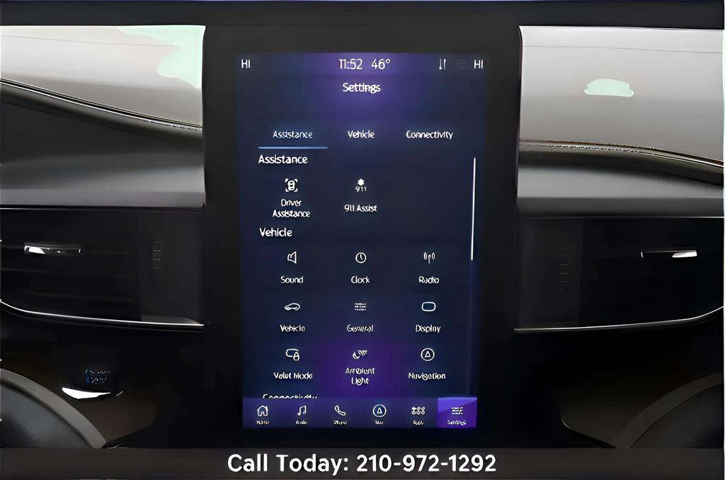 Used 2023 Ford Explorer King Ranch w/ Technology Package RWD image 16
