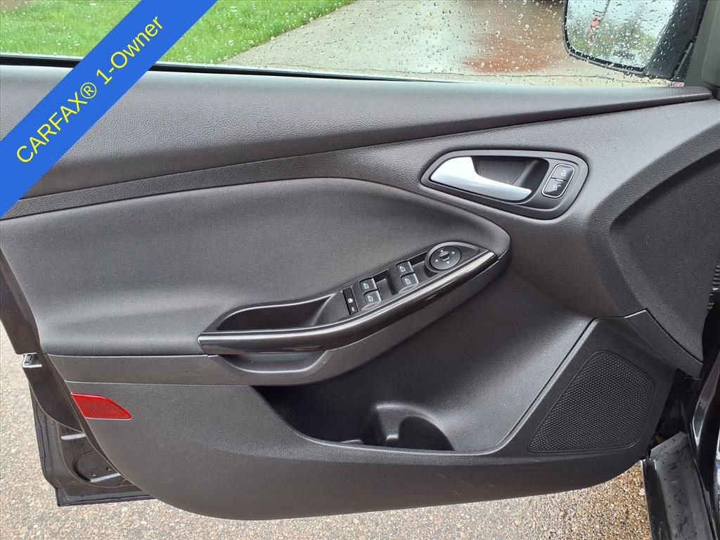 Used 2018 Ford Focus Titanium w/ Titanium Technology Package image 13