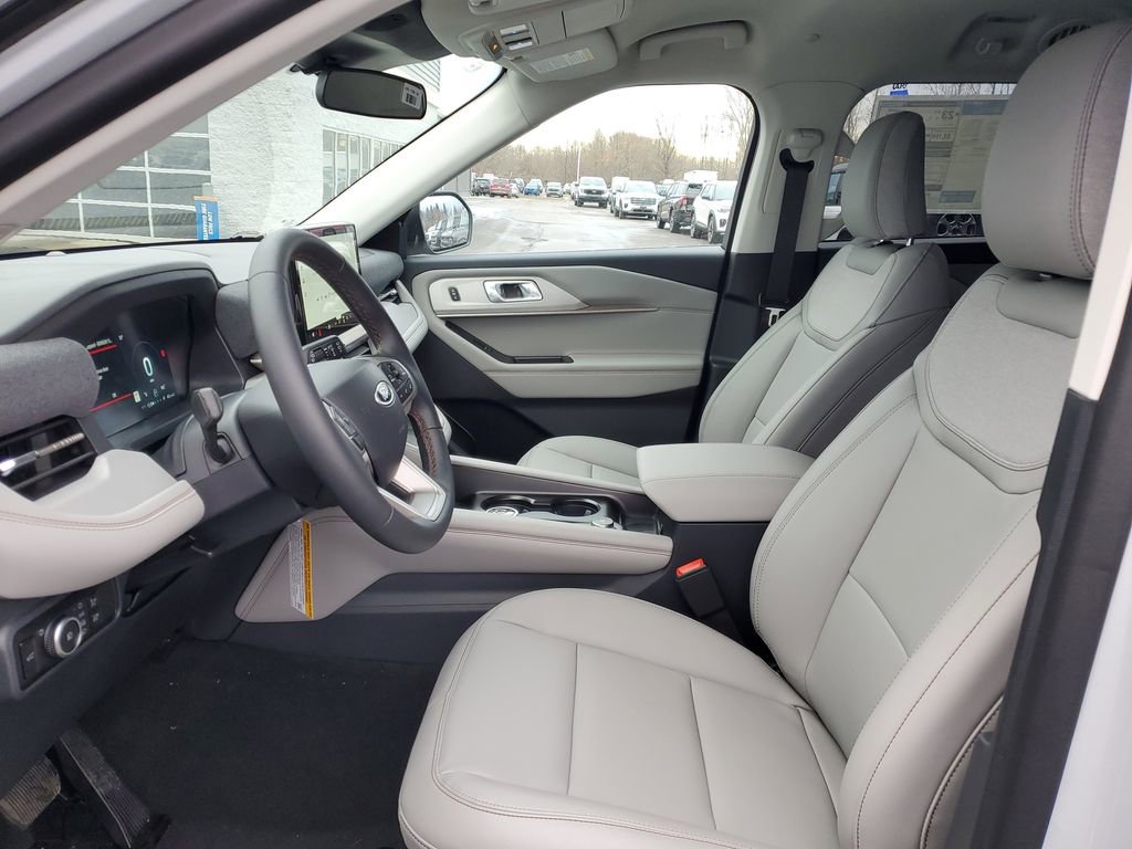New 2026 Ford Explorer Active w/ Active Comfort Package image 8