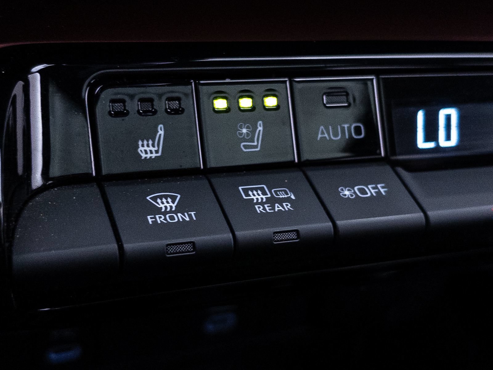 Used 2023 Toyota Prius Prime Premium w/ Advanced Technology Package FWD image 28