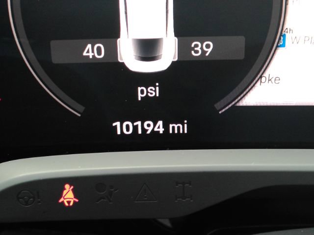 Used 2022 Porsche Taycan image 40