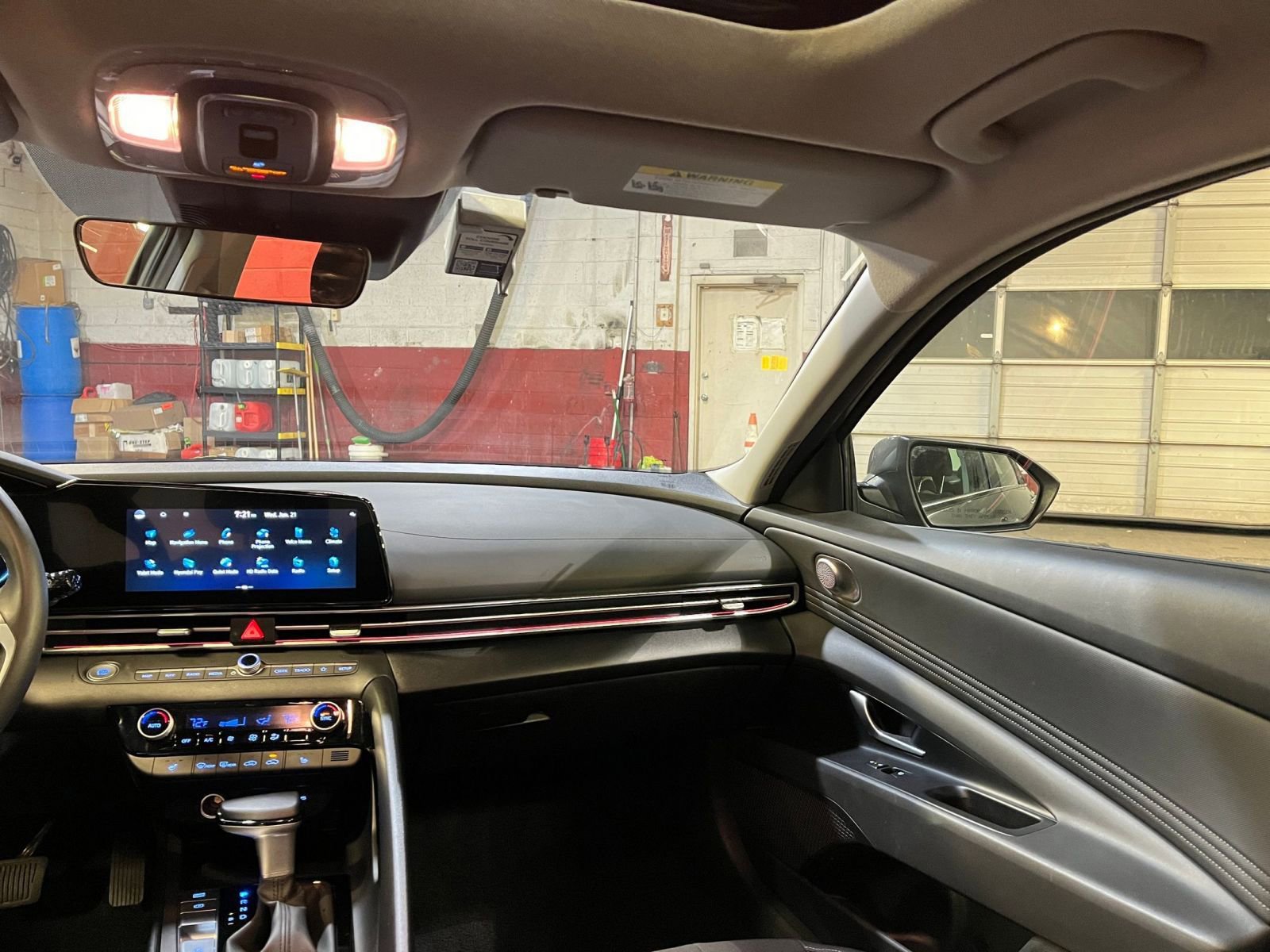 Used 2025 Hyundai Elantra SEL image 35