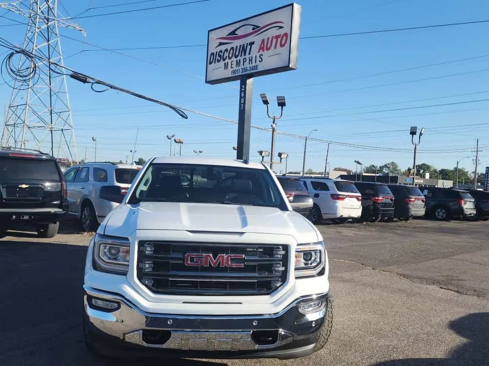 Used 2018 GMC Sierra 1500 SLT w/ All Terrain Package AWD/4WD image 10