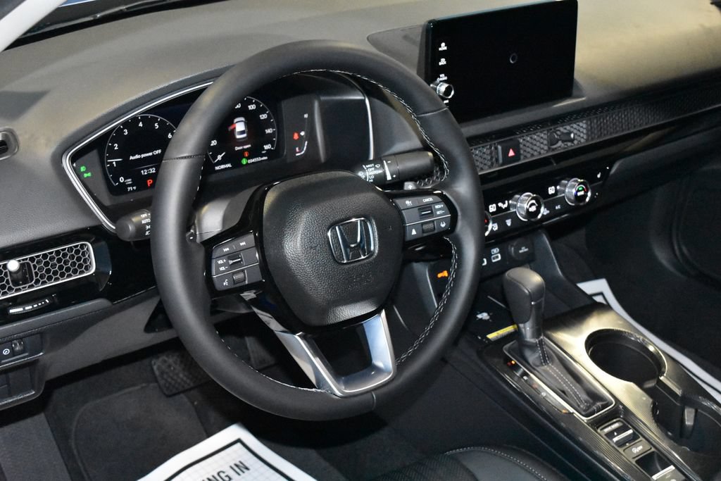 Used 2024 Honda Civic Touring image 2