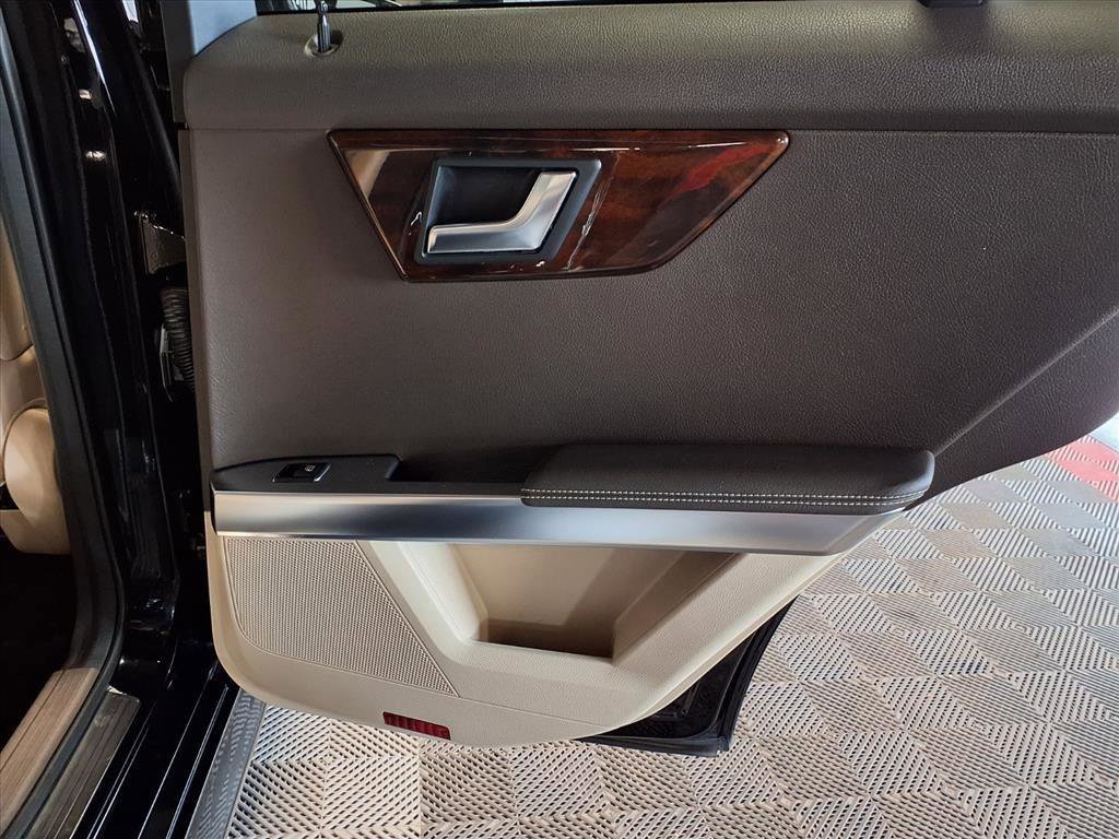 Used 2013 Mercedes-Benz GLK 350 4MATIC image 10