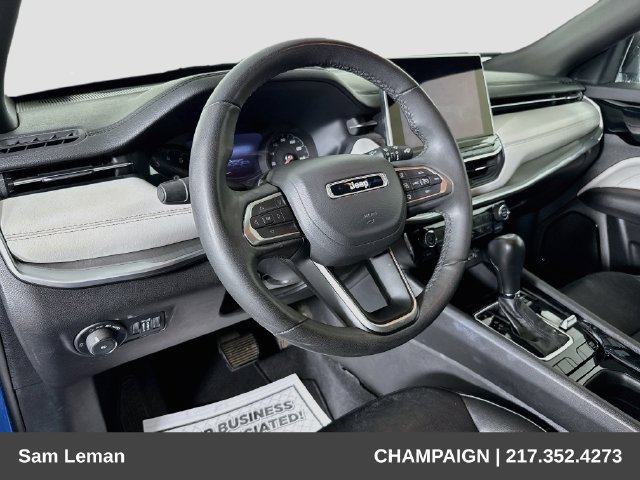 Used 2025 Jeep Compass Limited AWD/4WD image 9