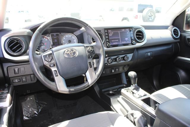 Used 2020 Toyota Tacoma SR5 w/ Technology Package AWD/4WD image 19