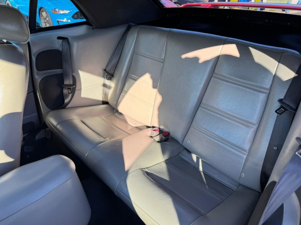 Used 2004 Ford Mustang Deluxe image 9