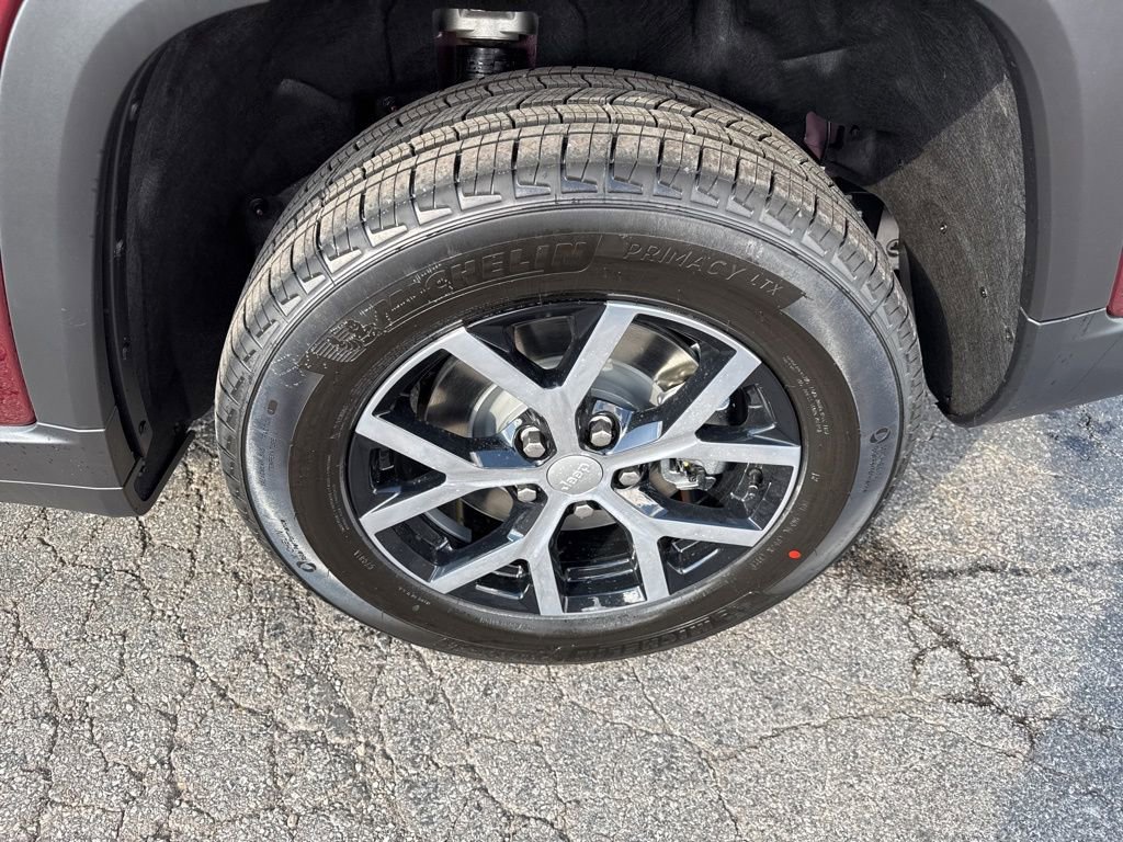 New 2025 Jeep Grand Cherokee L Limited image 11