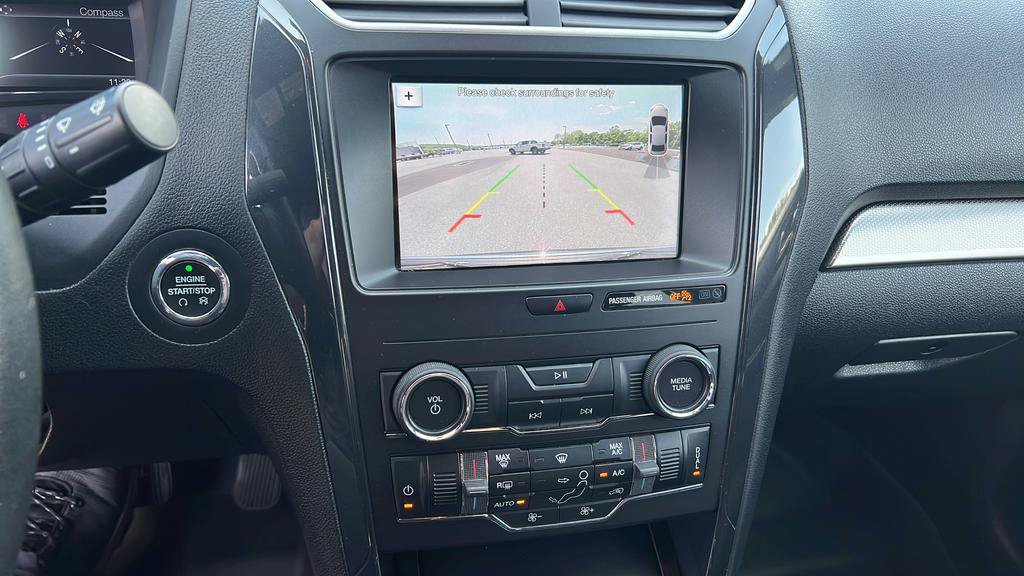 Used 2018 Ford Explorer XLT w/ Equipment Group 201A AWD/4WD image 22