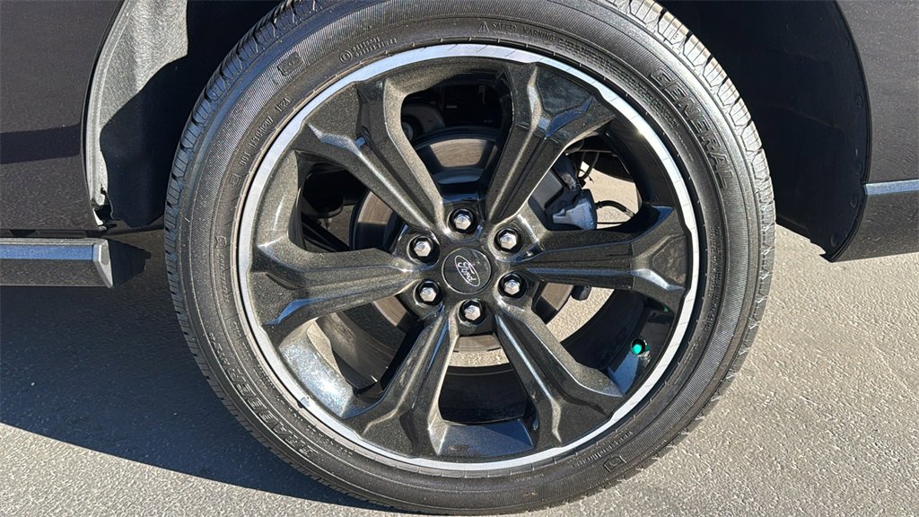 Certified 2024 Ford Expedition Limited image 9