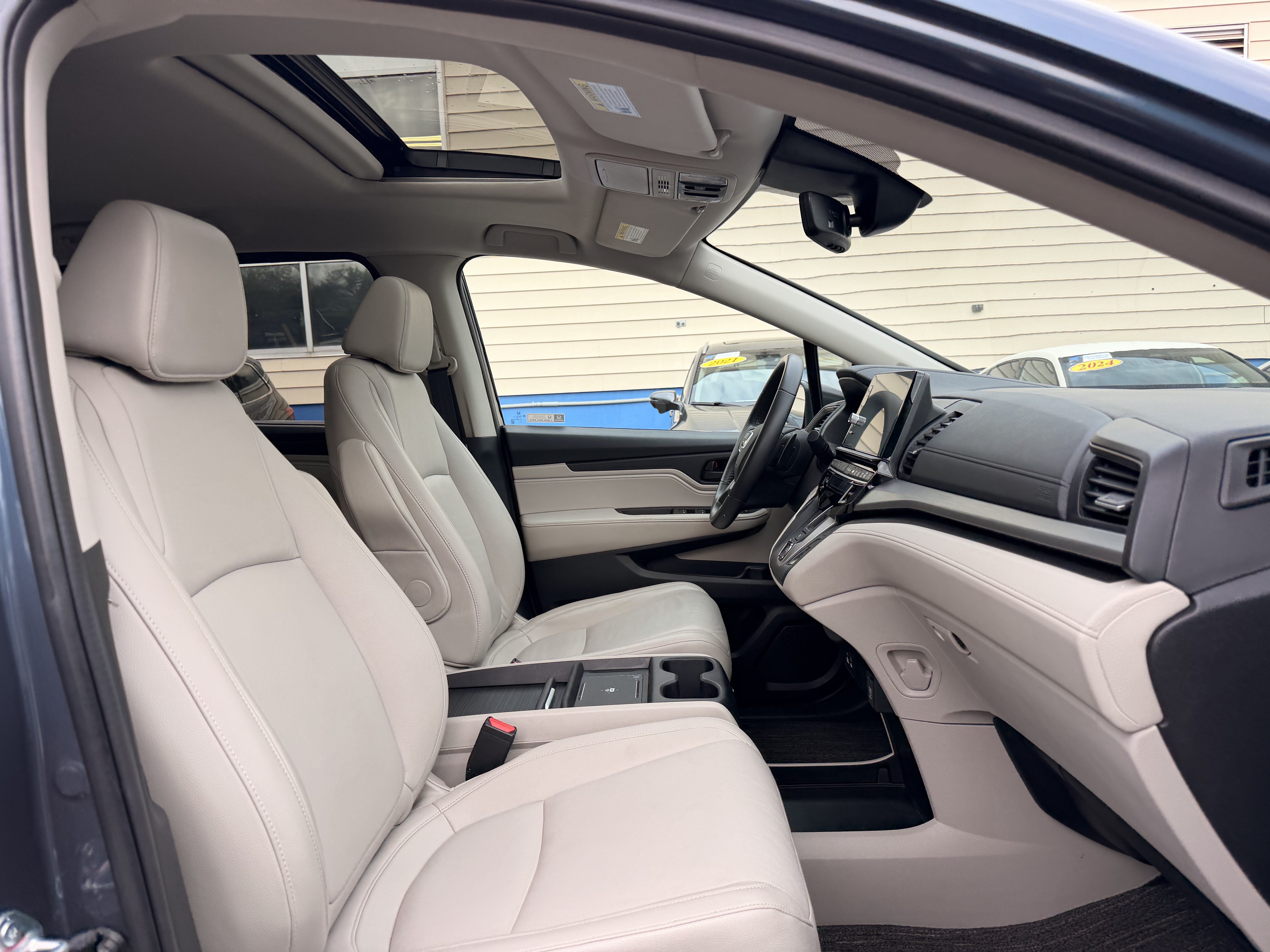 Used 2025 Honda Odyssey EX-L image 14