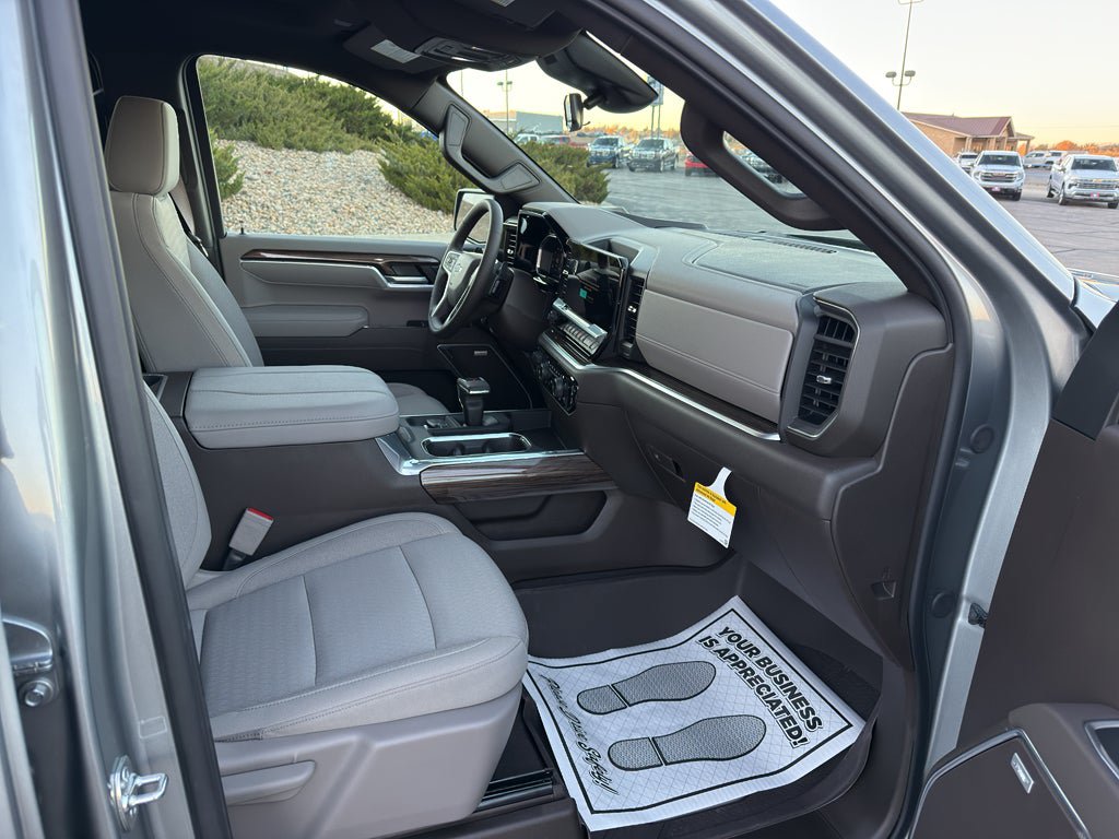 New 2026 Chevrolet Silverado 1500 RST w/ Redline Edition AWD/4WD image 10