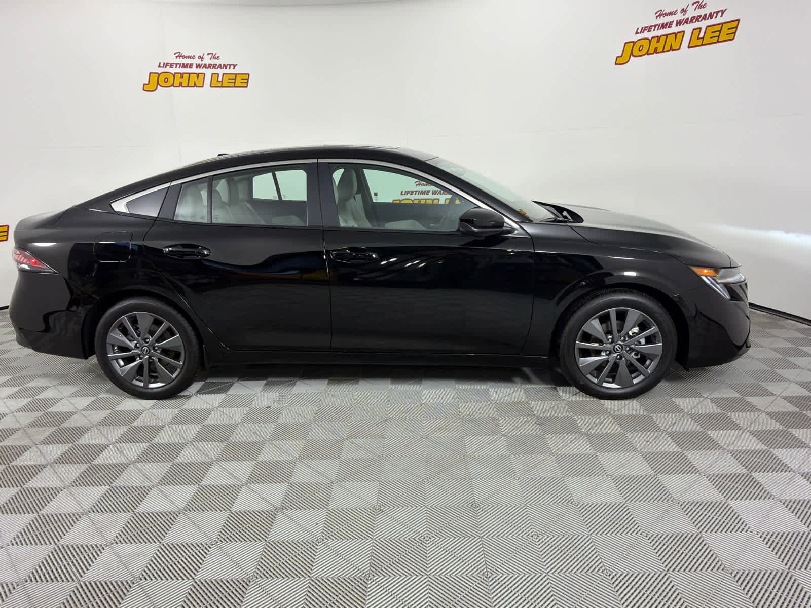 Used 2026 Nissan Sentra SL w/ Floor Mat Package FWD image 7