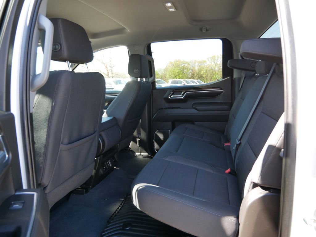 Used 2023 Chevrolet Silverado 1500 LT AWD/4WD image 16