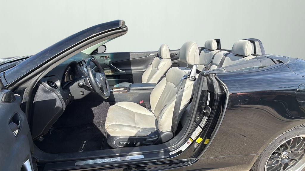 Used 2015 Lexus IS 250C image 13